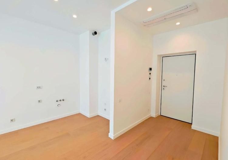 Apartament lux 2 camere, Aviatiei Tower, etaj 8, vedere superbă. - Poză 3