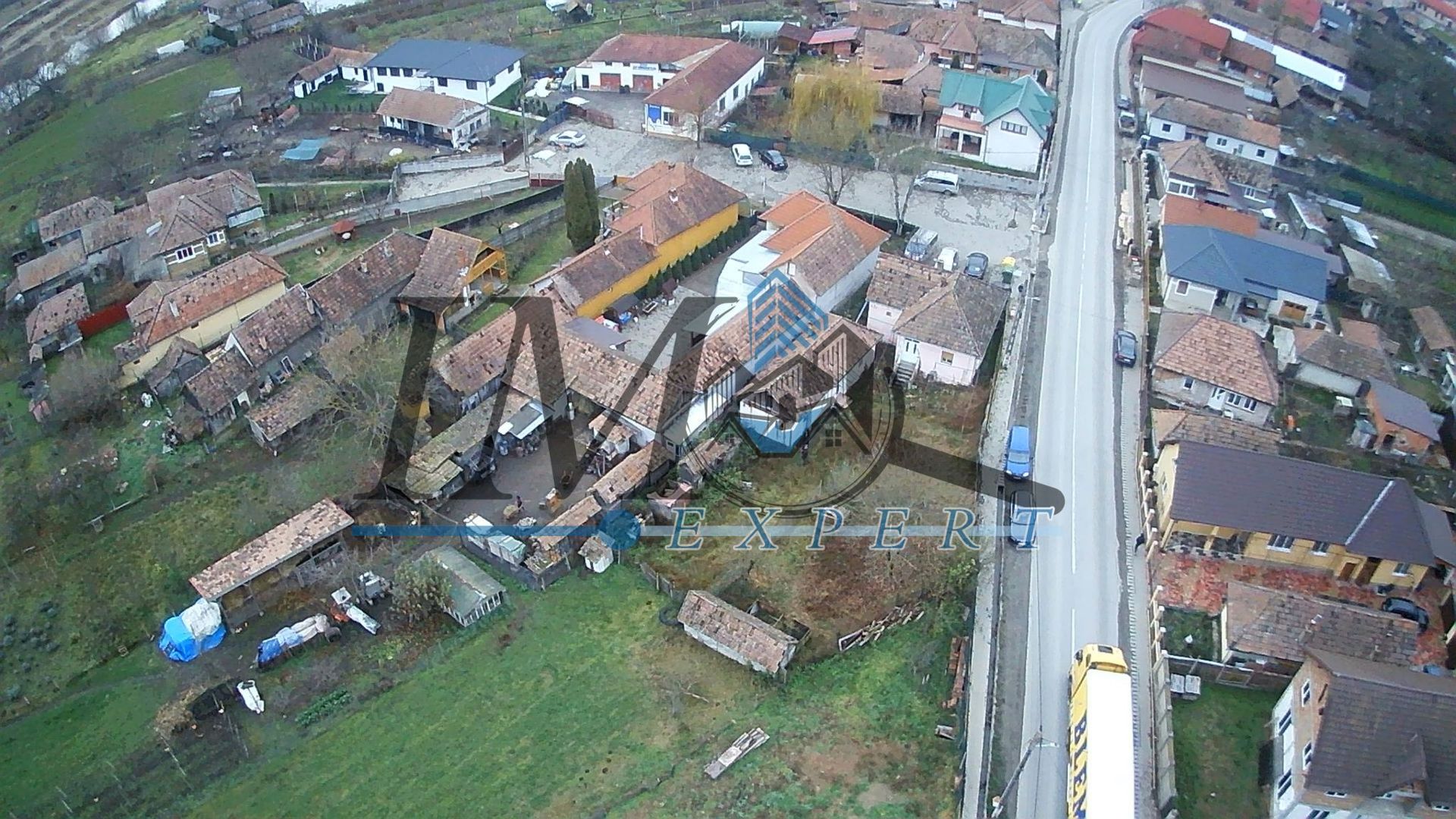 Casa de vânzare in Craciunel la strada principală - Poză 9