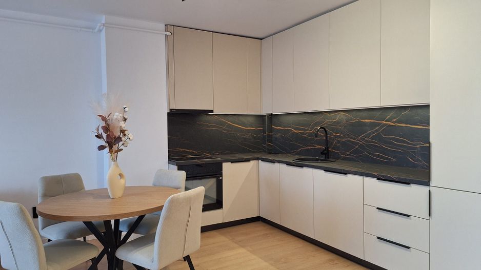 Apartament 2 camere I Ansamblul Eroilor I Floresti - Poză 1