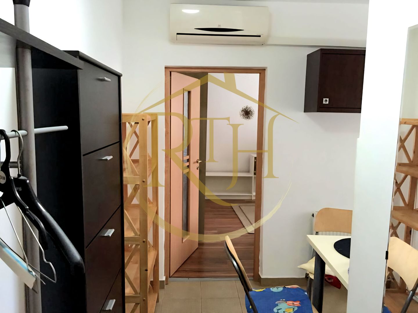 Oferim spre inchiriere apartament cu 1 camera, Aproape de Piata Unirii si Mall - Poză 6