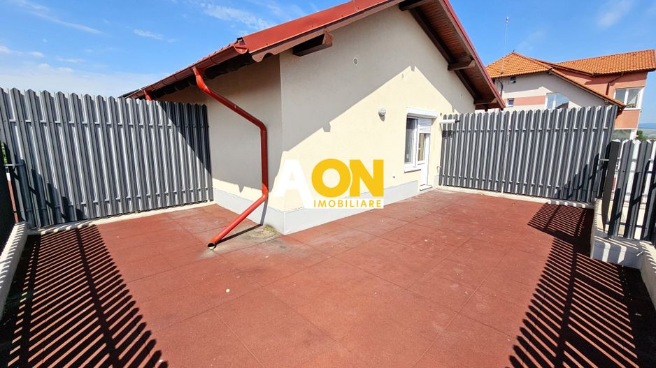 Apartament tip Penthouse, 1 camera + birou + terasa de 50 mp - Poză 7