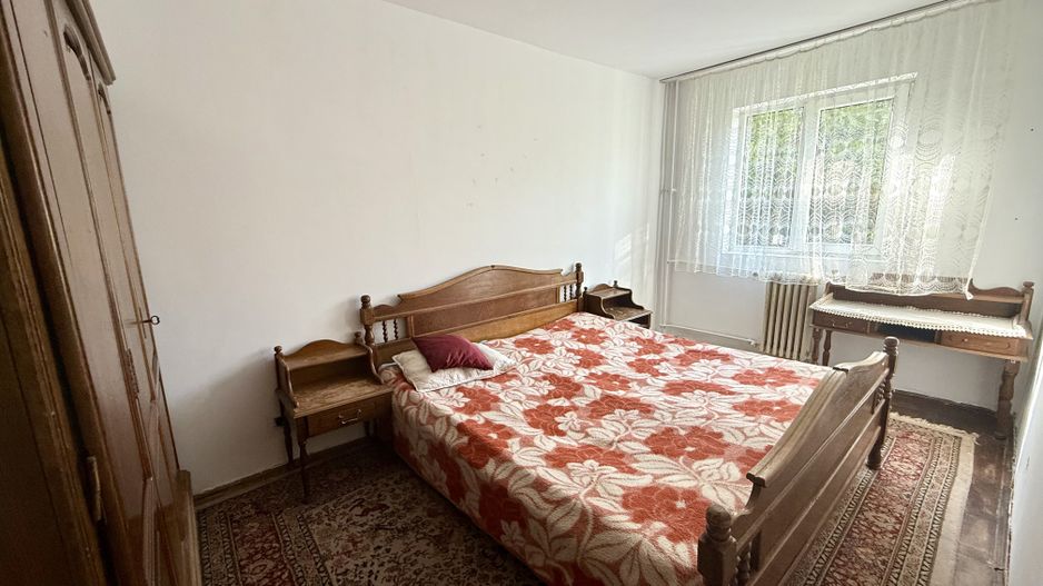 APARTAMENT 4 CAMERE - Poză 2