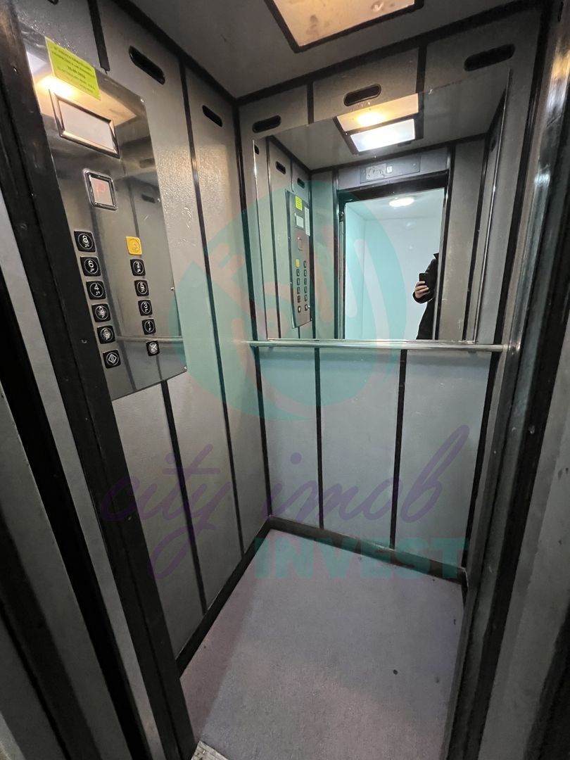 3 camere Unirii -Libertății | Vedere Parlament & Catedrală | Bloc 1992 - Poză 12