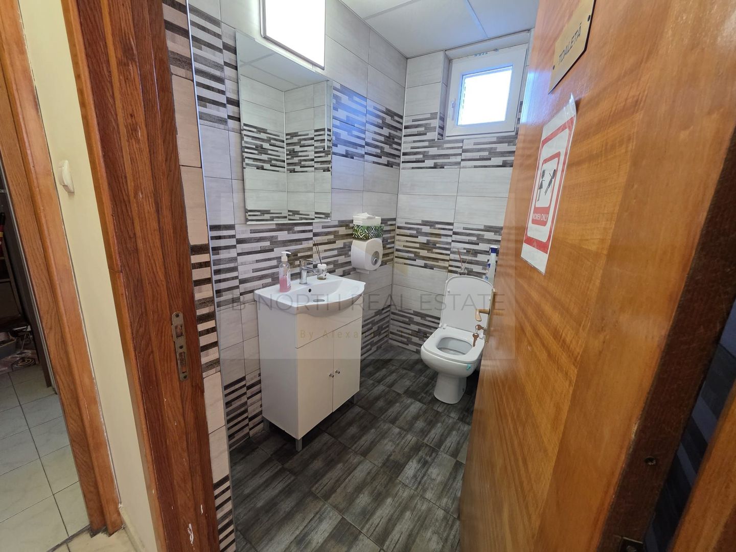 Clădiri de birouri de închiriat Sector 4 – 1.100 mp, vizibilitate stradală - Poză 30