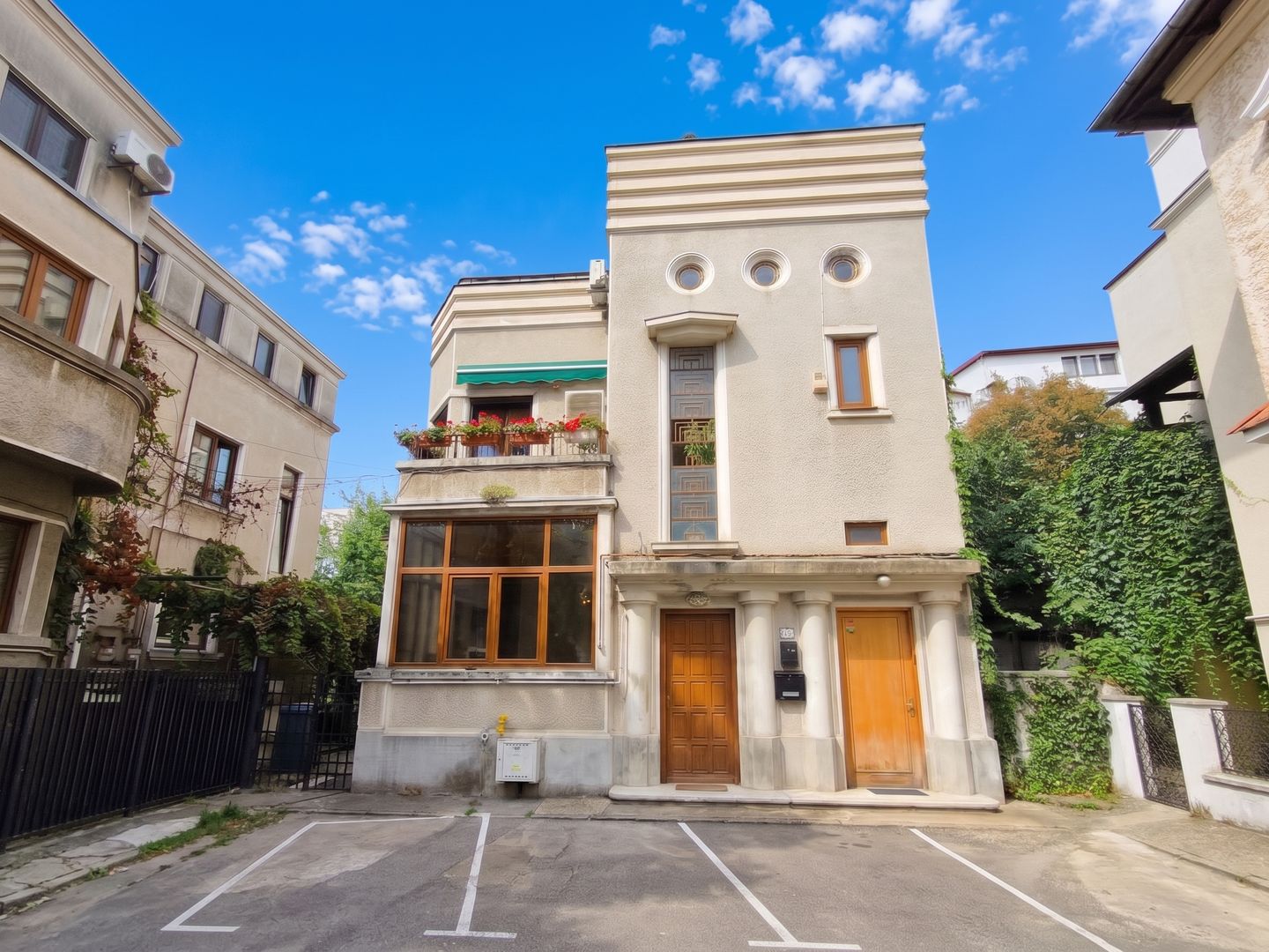 Dorobanți | Floreasca – Parter de Vilă, Curte și Parcare - Poză 1