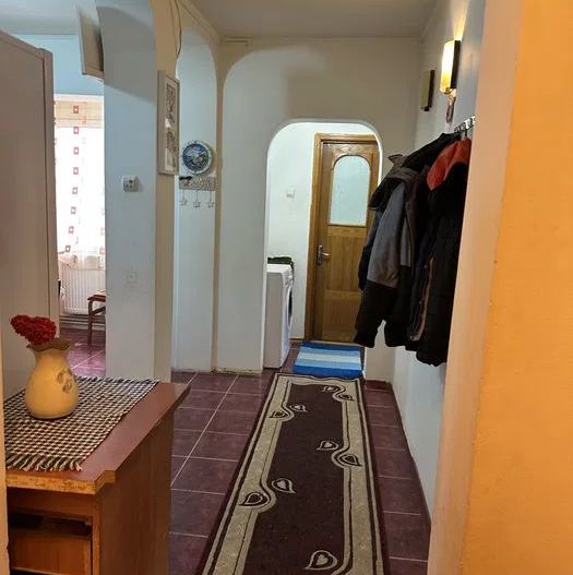 Apartament 3 camere decomandat Micro 38 - Poză 2