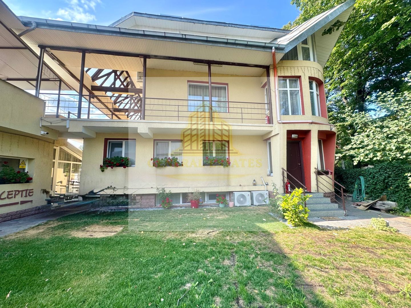 Vânzare Afacere Activa - Hotel - 4 Nivele 750 mp - Poză 1