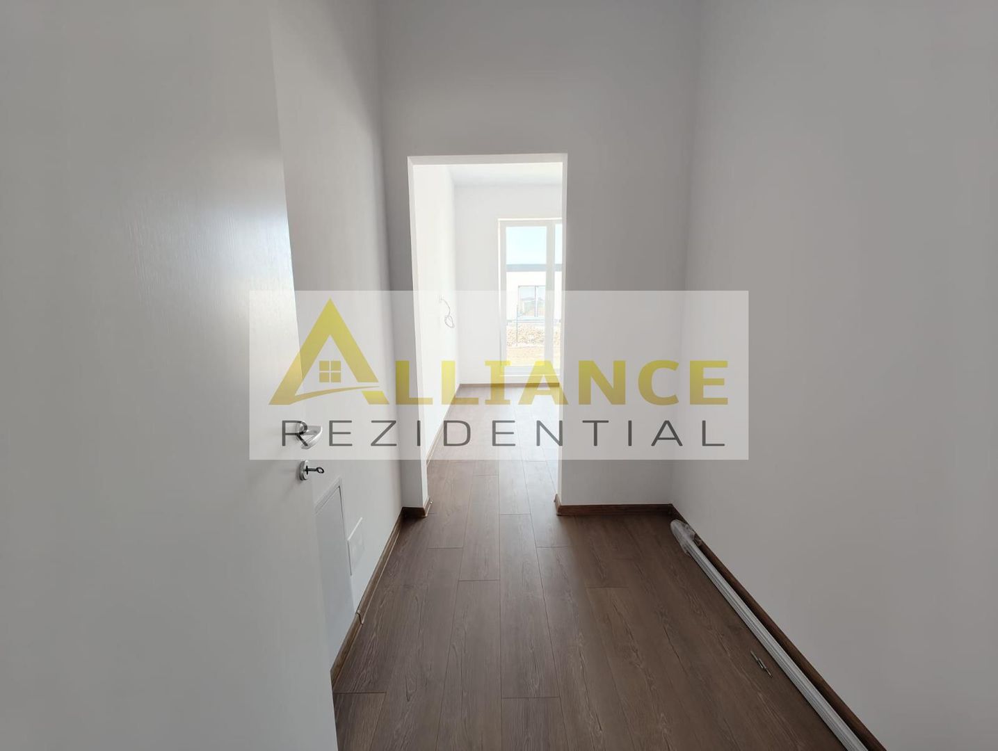 Casa Individuala - 3 camere - 2 bai - 356 mp teren - Poză 9