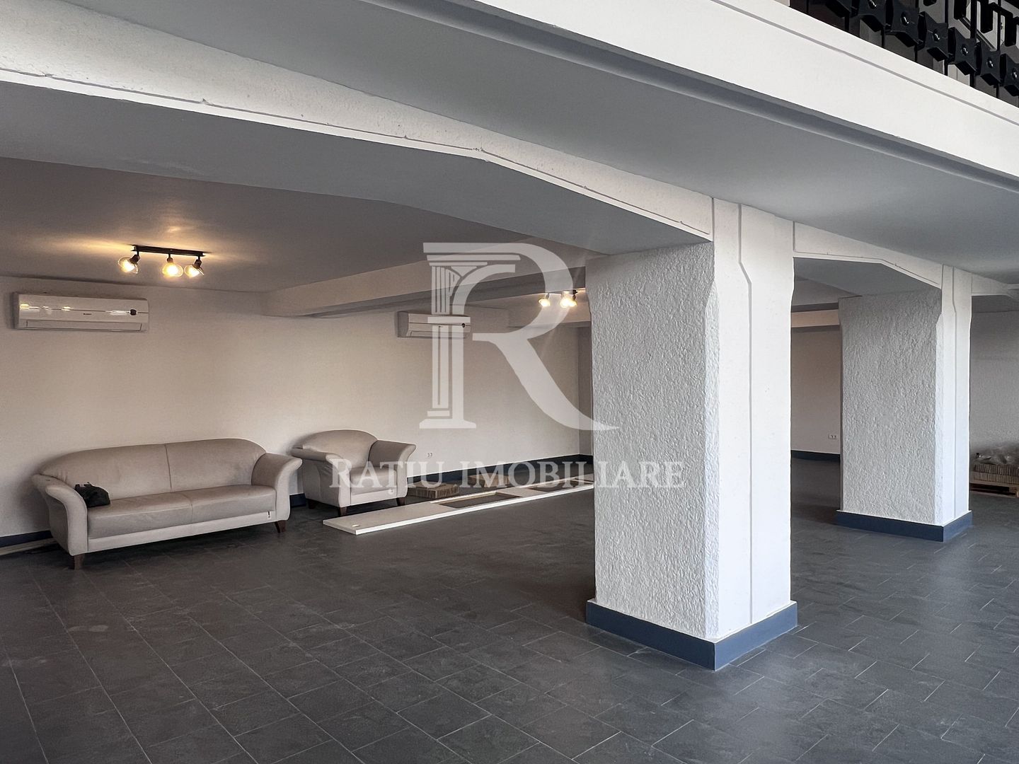 Spațiu Comercial în Imobil Istoric | Locație Ultracentrală | Oradea - Poză 4