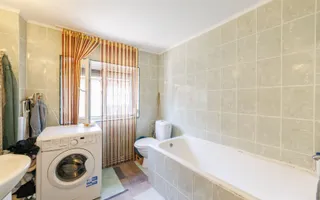 Casă cu teren de 634 mp și beci | Calea Câmpulung, Pitești - Poză 11