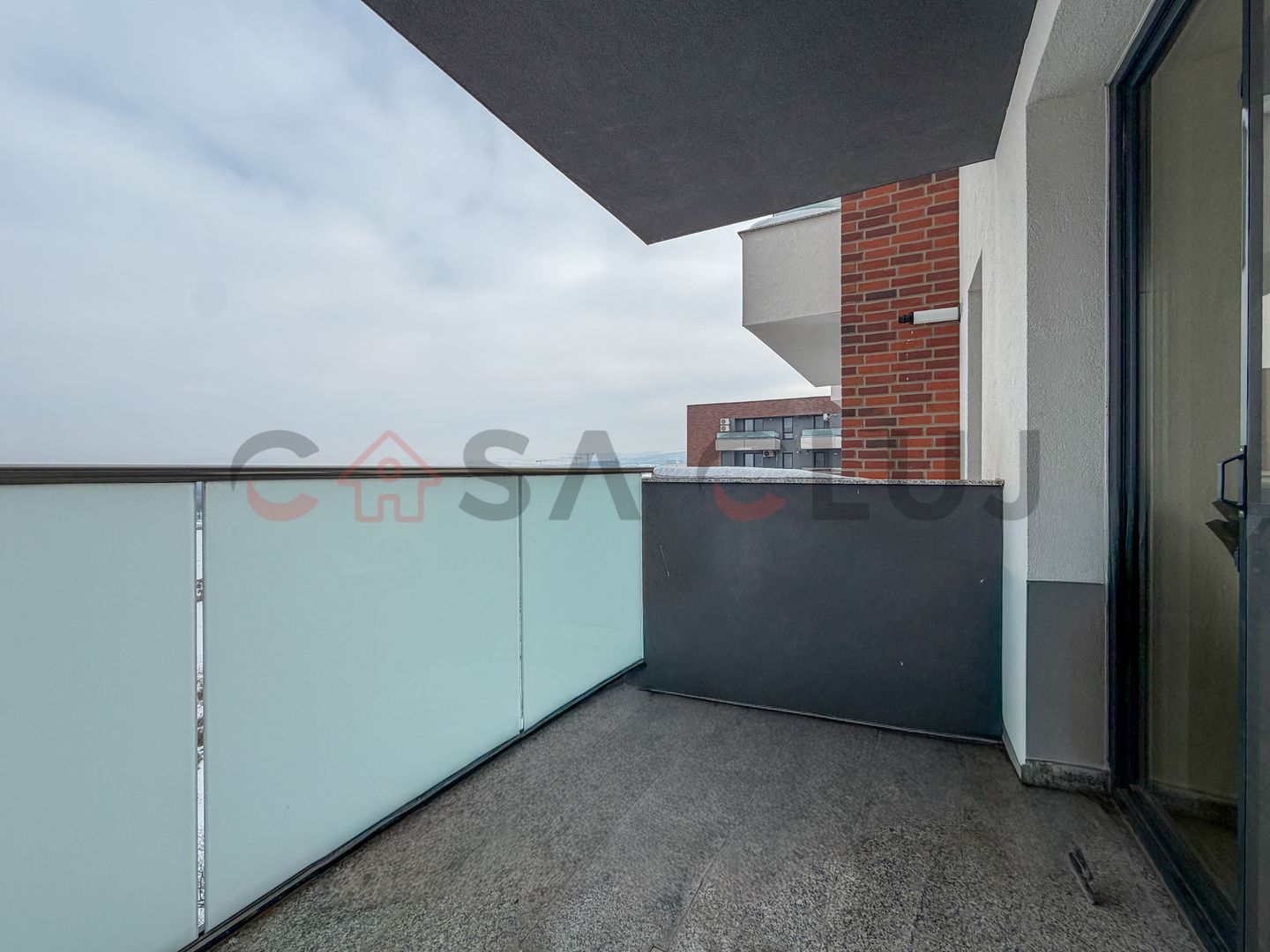 3 camere cu vedere la lac, zona Iulius Mall - Poză 8