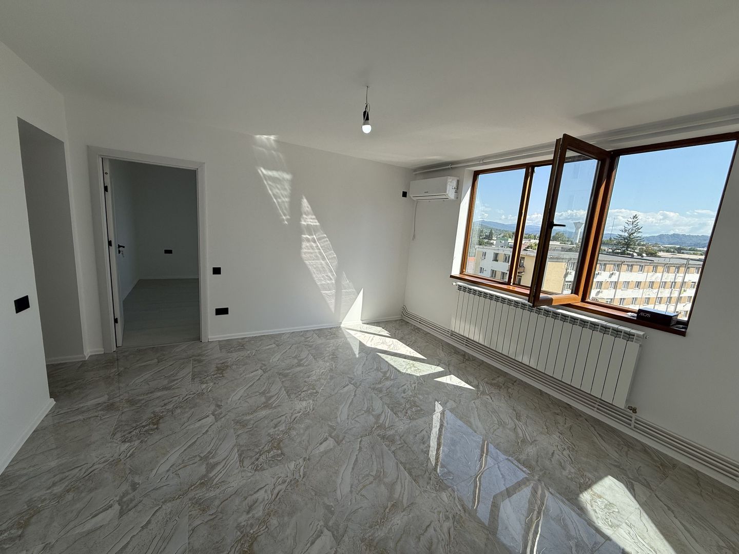 Apartament 3 camere renovat ca la carte zona OMV Campina - Poză 2