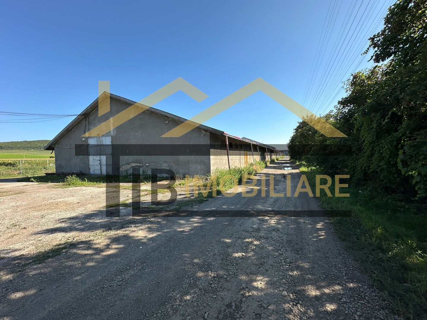 Spatiu industrial de inchiriat/vanzare/ 2052mp/ Zona Ernei - Poză 2