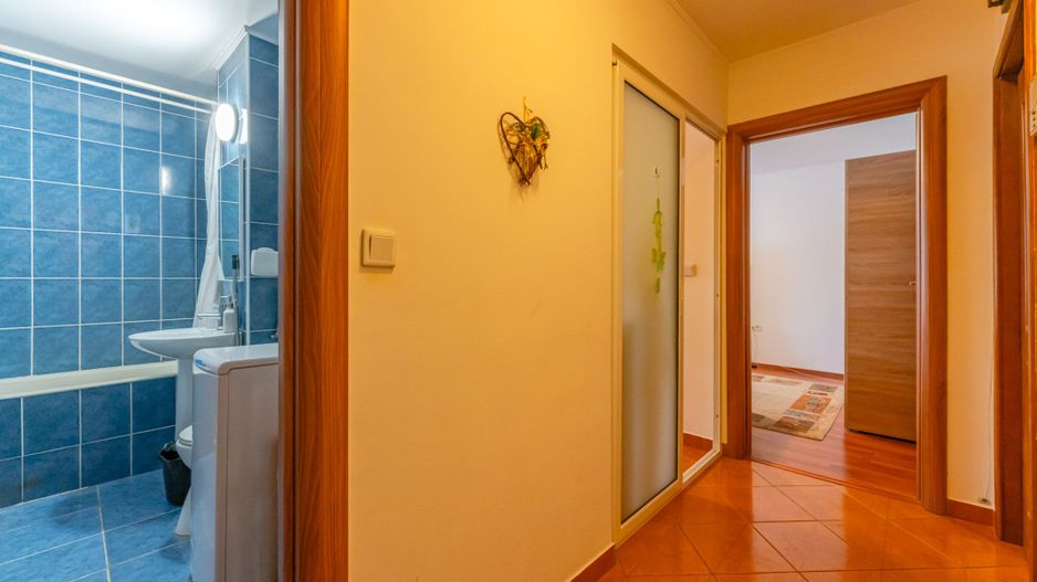 Garsonieră de 32 mp cu bucătărie separată, parter,  zona Piața Astra - Poză 6