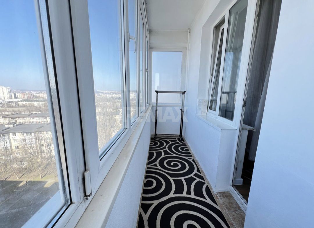 Vinzare apartament cu 1 camera bd.Traian 22 - Poză 4