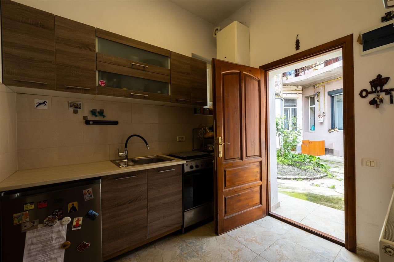 Imobil doua camere in casa+spatiu comercial+teren 270 mp  cu CF separat - Poză 4