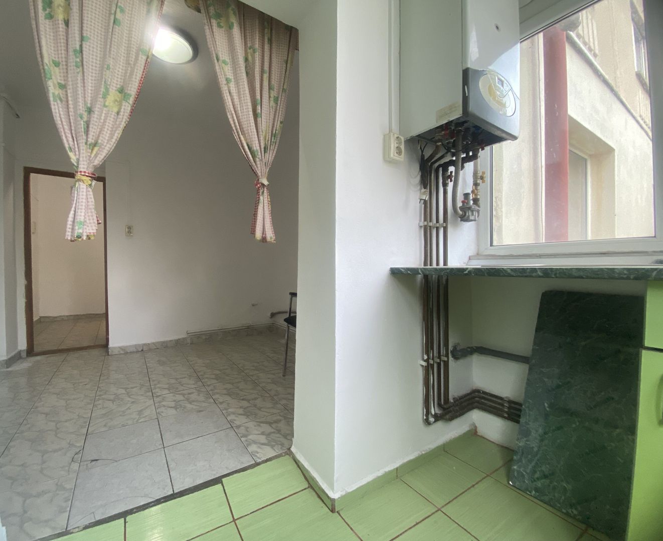 Micro 3, etajul 1! Vanzare apartament cu 3 camere, decomandat - Poză 11