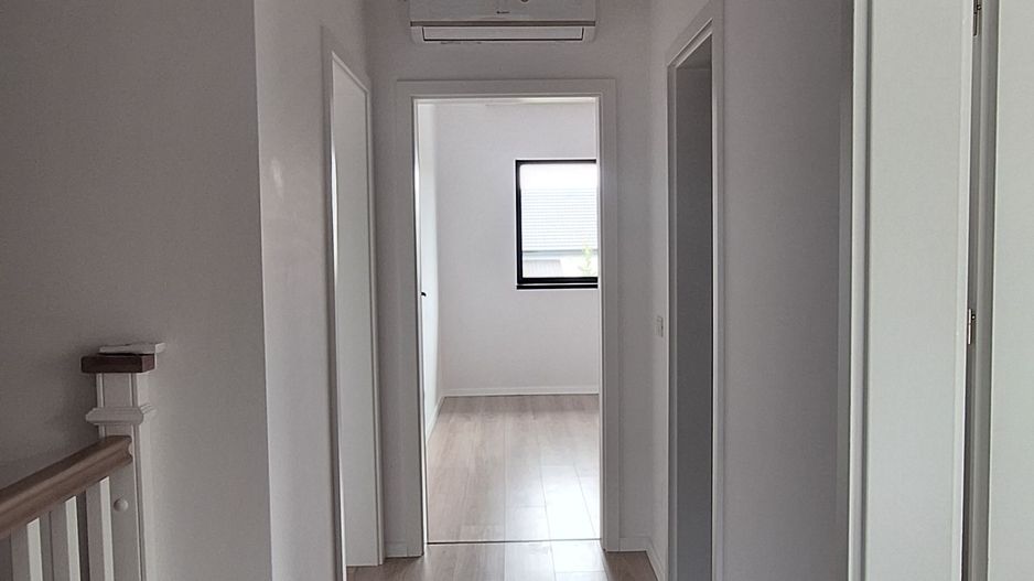 Duplex frumos cu arhitectura mediteraneana - Poză 21