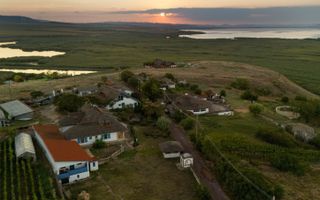 Complex turistic de vanzare in Enisala / Tulcea - Poză 14