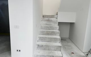 Casă individuală de vanzare  cu garaj și curte proprie – Hălchiu - Poză 11