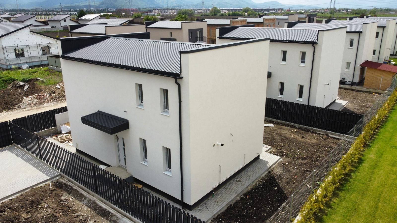 Casa/Vilă P+1 cu 4 camere de vânzare - Sânpetru - Poză 3