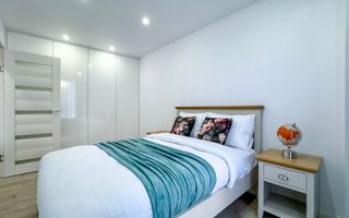 Apartament cu 3 camere de vânzare în zona Centrală - Poză 11