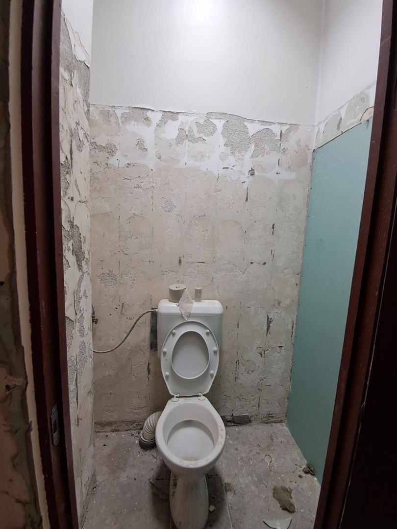 Spatiu comercial vitrina de 20 M - Metrou Eroii Revolutiei S143 - Poză 21