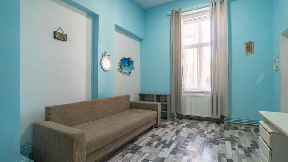 Apartament cu 1 cameră – Central, Arad | Renovat, mobilat și utilat - Poză 2