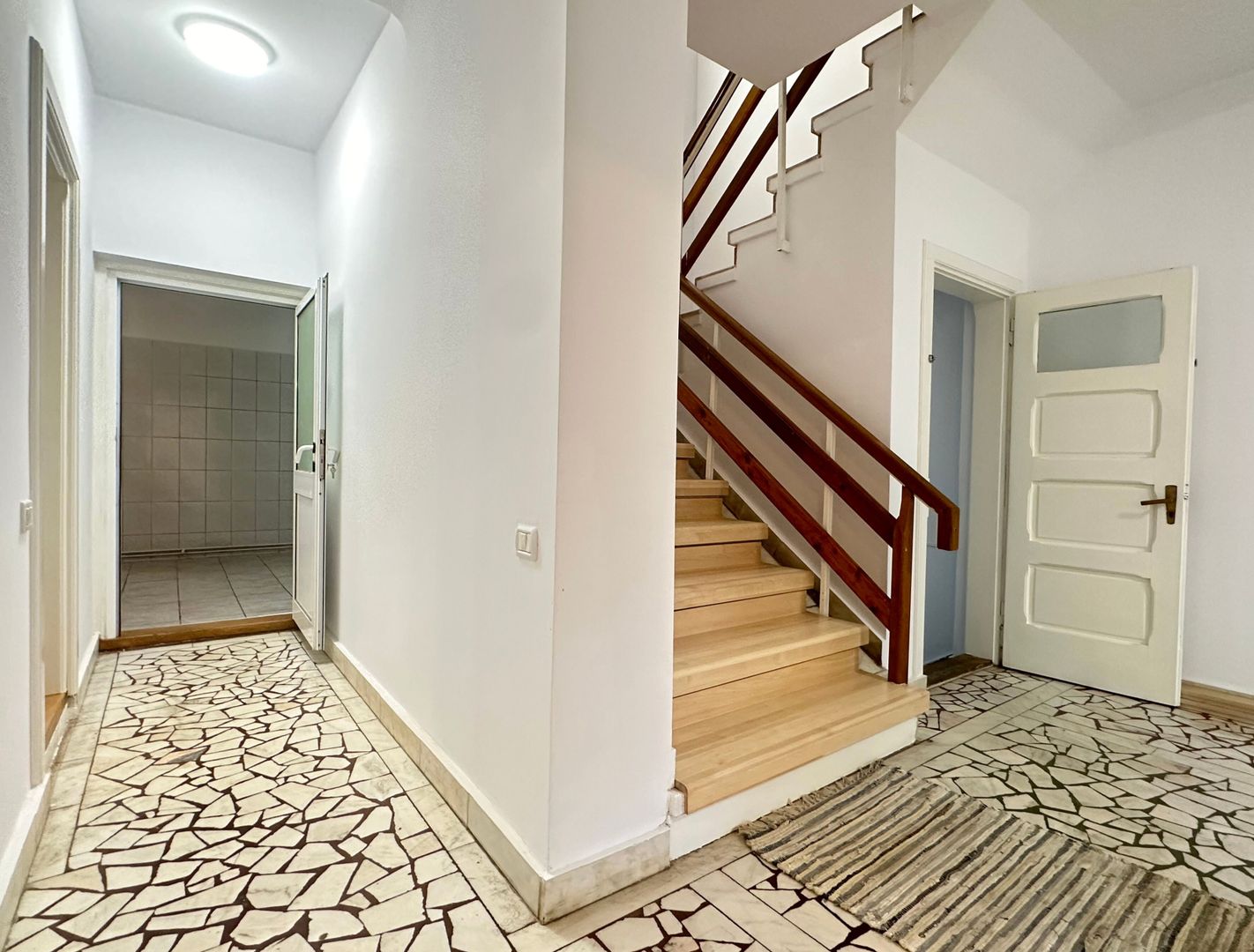 Oferim spre închiriere o proprietate de excepție zona Sisesti - Poză 12