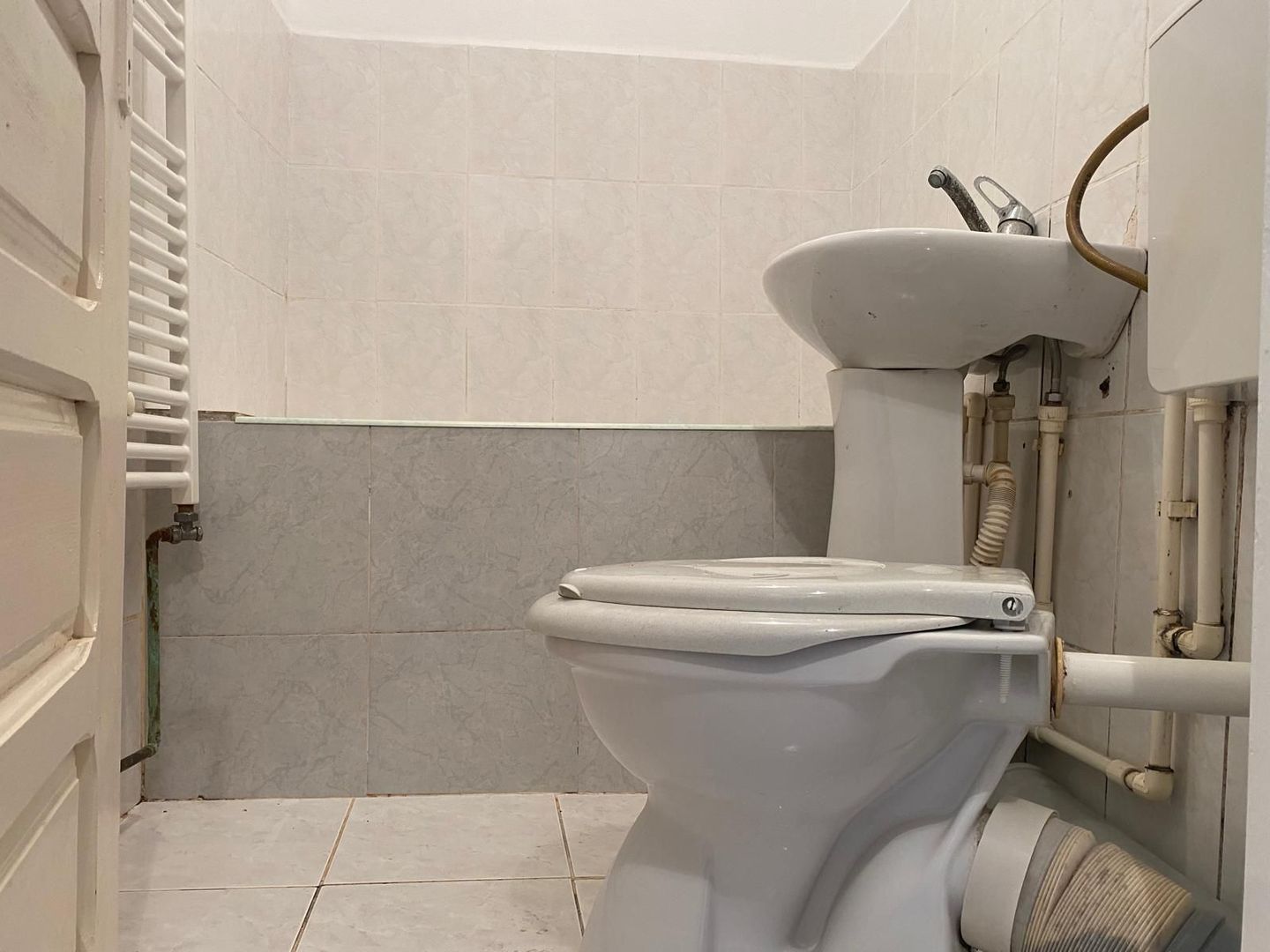 Super pret! Vanzare garsoniera nemobilata in Targoviste - Poză 4