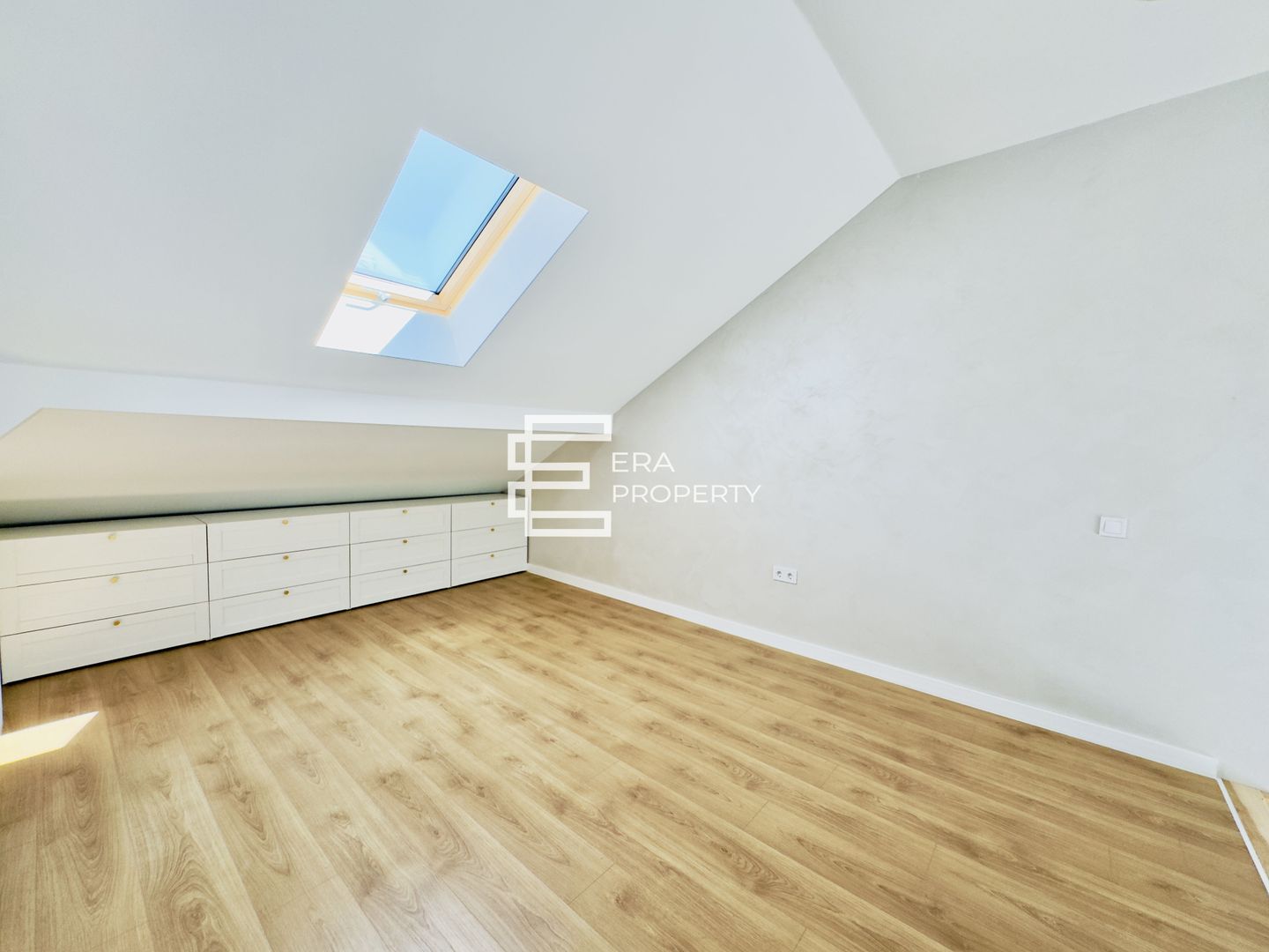 Penthouse 5 camere- 128,54 mp utili-terasa 15mp  -zona Aeroport Sibiu - Poză 11