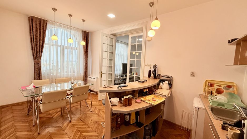 Piata Unirii Fantani Vila  500 mp utili curte 204 mp - Poză 13