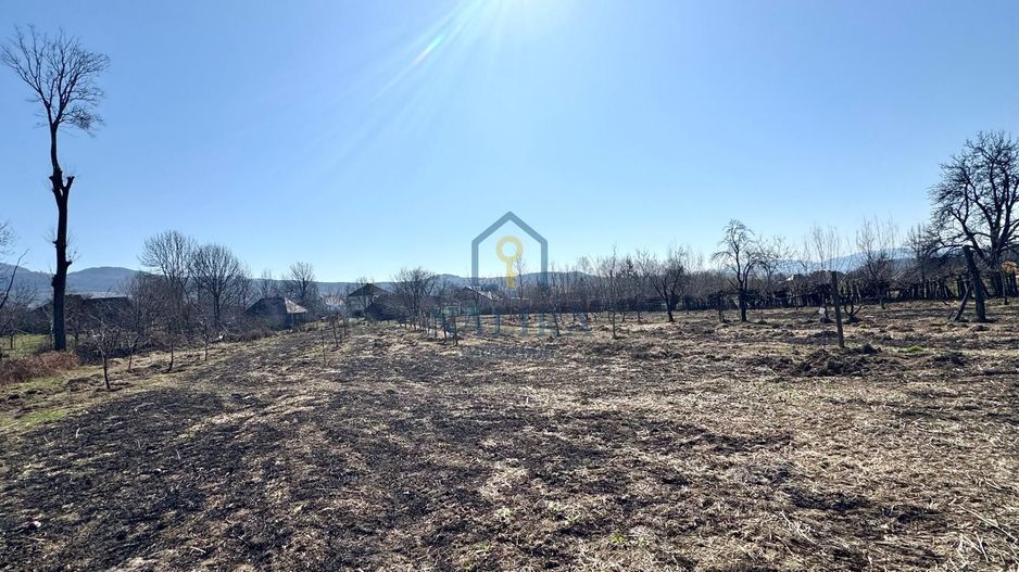 Casa de caramida de vanzare Surdesti cu teren intravilan 5000mp - Poză 3