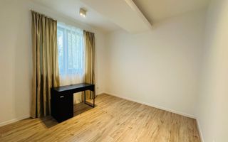 Vila Individuală Elegantă cu 6 camere, Curte Proprie–Padurea Baneasa - Poză 5