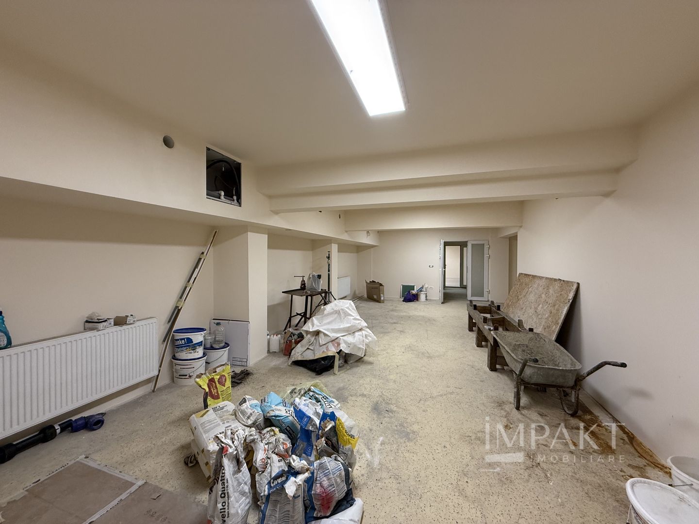 Spatiu de 450 m2 Piata Cipariu, ideal depozit curierat, arhivare, etc - Poză 5