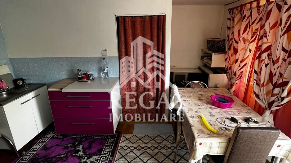 Proprietate cu 2 case și 770 mp teren – vedere spre Castel - Poză 10