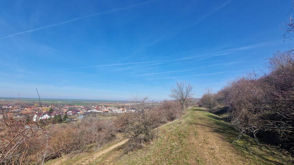 Teren extravilan,  zona si priveliste superba, Cuvin - Poză 4