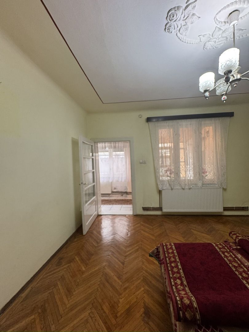 De vânzare Casă în Grădiște, curte + grădină proprie generoasă Arad - Poză 9