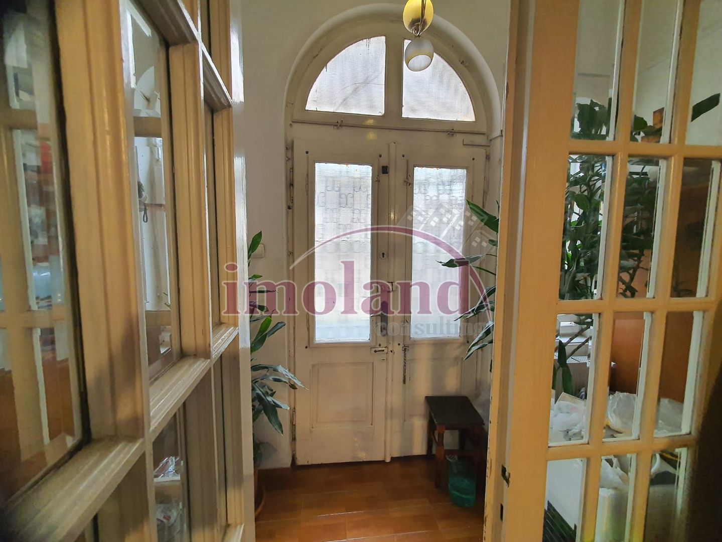 Casa de vanzare 4 camere, curte comuna Ultracentral - Poză 1