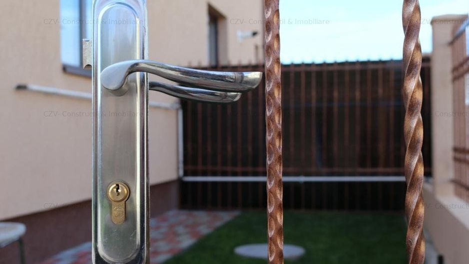 Predare la Cheie, Curte Amenajata, Toate Utilitatile in Uz - Poză 20
