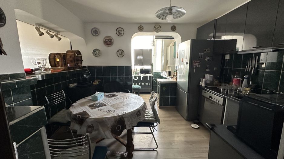 Apartament 4 camere, zona Grigore balan, 2 locuri parcare!!!! - Poză 1