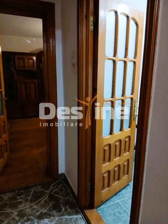Apartament de vanzare zona centrala etaj 2/8 cu lift - Poză 8
