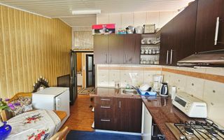 🏡 Casă spațioasă cu 9 camere în Strejnicu – pentru locuință, birouri - Poză 68