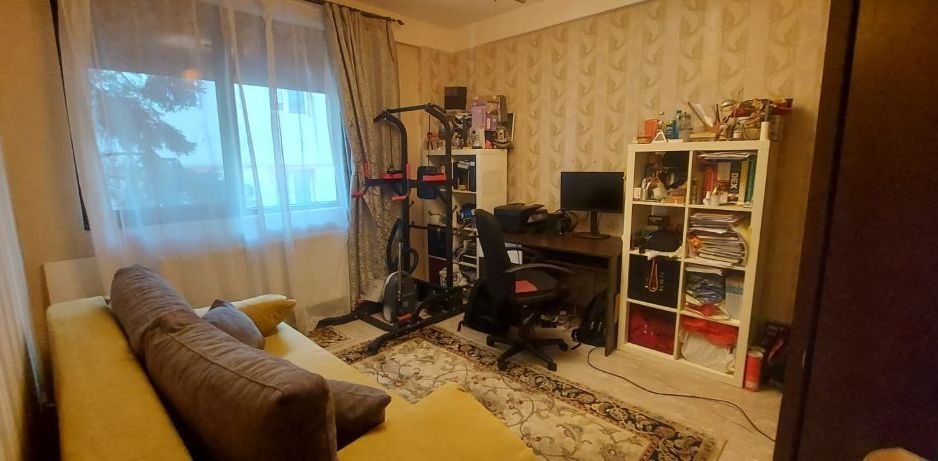 Apartament cu 3 camere pentru vanzare | curte 24 mp | Damaroaia - Poză 7