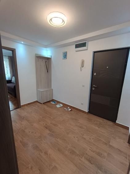 Vând  apartament 3 camere - Poză 4