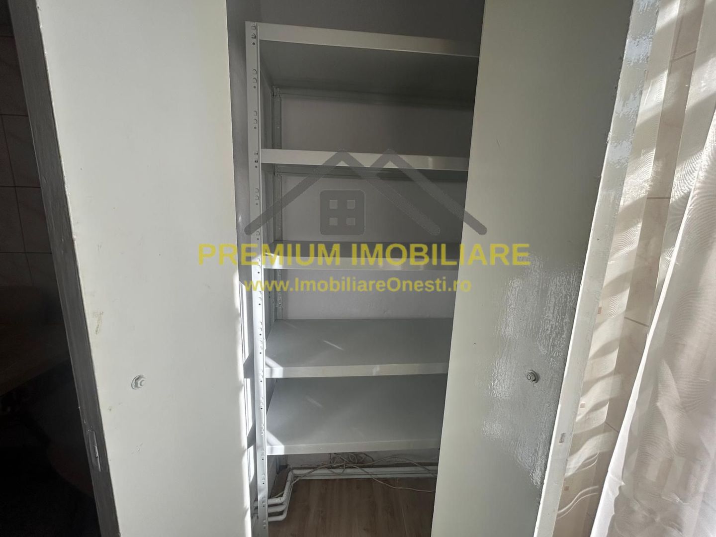 Apartament 2 camere de vânzare zona de jos, Onesti - Poză 11