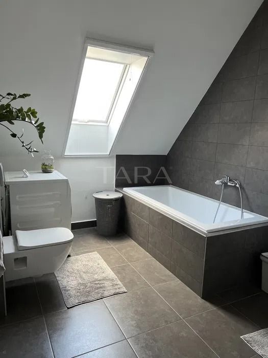 Apartament spectaculos dispus pe 2 nivele-Baciu - Poză 6