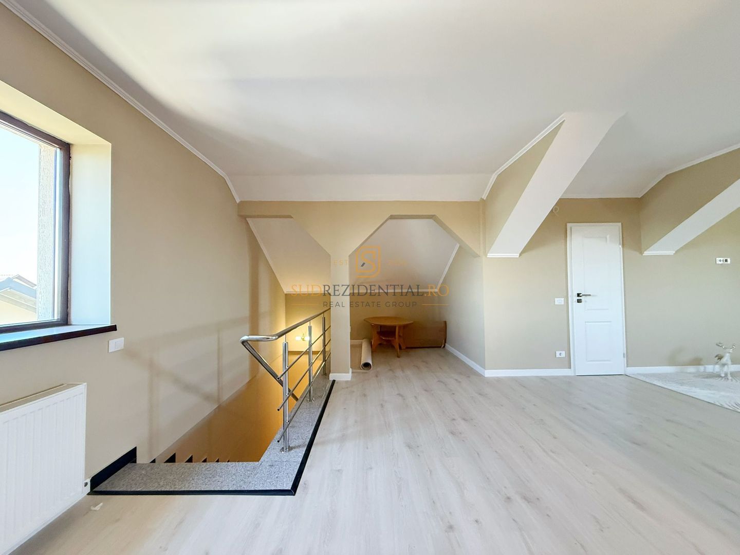 Vila mobilata si utilata, 6 camere, 3 bai, Teren 462 mp - Poză 40