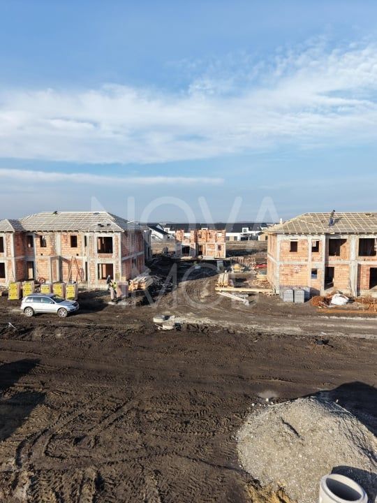 Casa tip duplex 5 camere, 215 mp gradina - Sura Mica - Poză 6