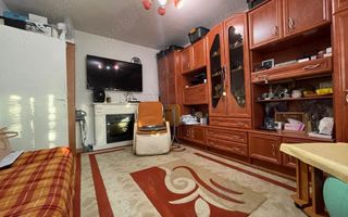 3 camere decomandat Calea Sagului etaj 1 - Poză 1